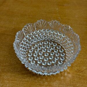 Elegant Clear Glass Bowl‎